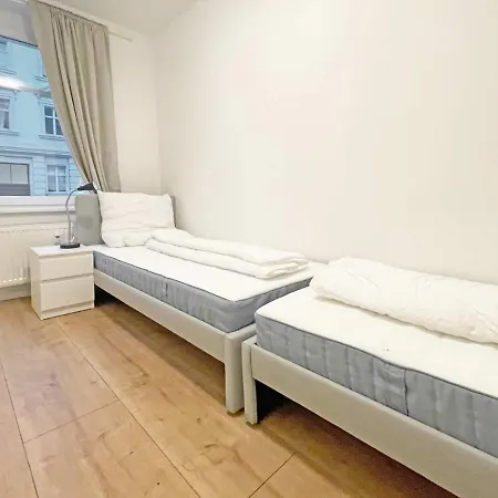 Апартаменты Chic & Modern In *