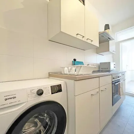 Apartment Chic & Modern In