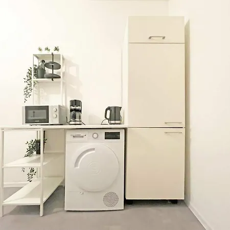 Апартаменты Chic & Modern In *