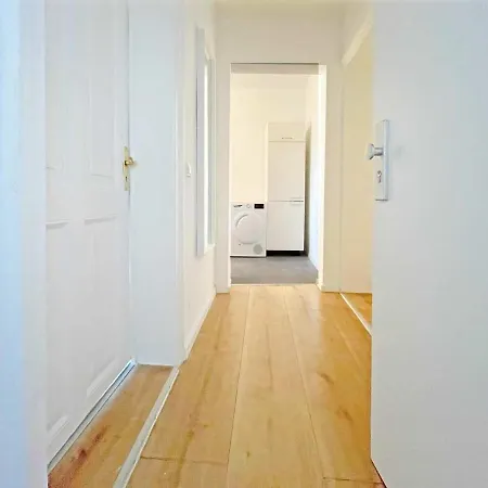 Апартаменты Chic & Modern In *