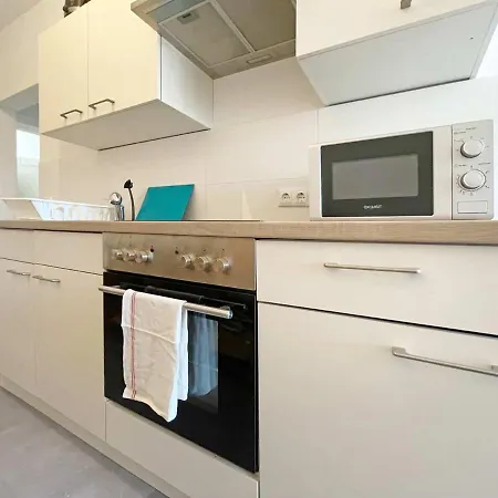 Chic & Modern In Apartment *