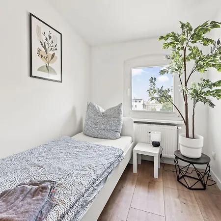 Апартаменты Chic & Modern In *